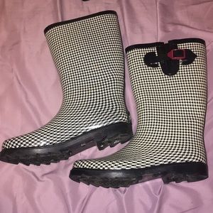 Houndstooth Rain Boots